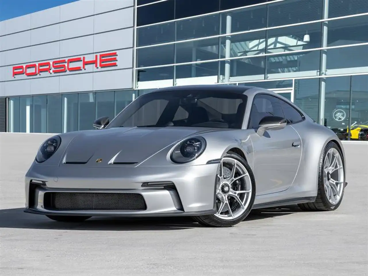 Porsche 911 - Image 1
