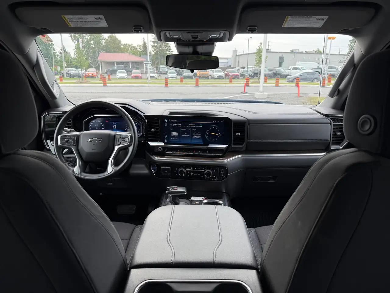 Chevrolet Silverado 1500 - Image 10