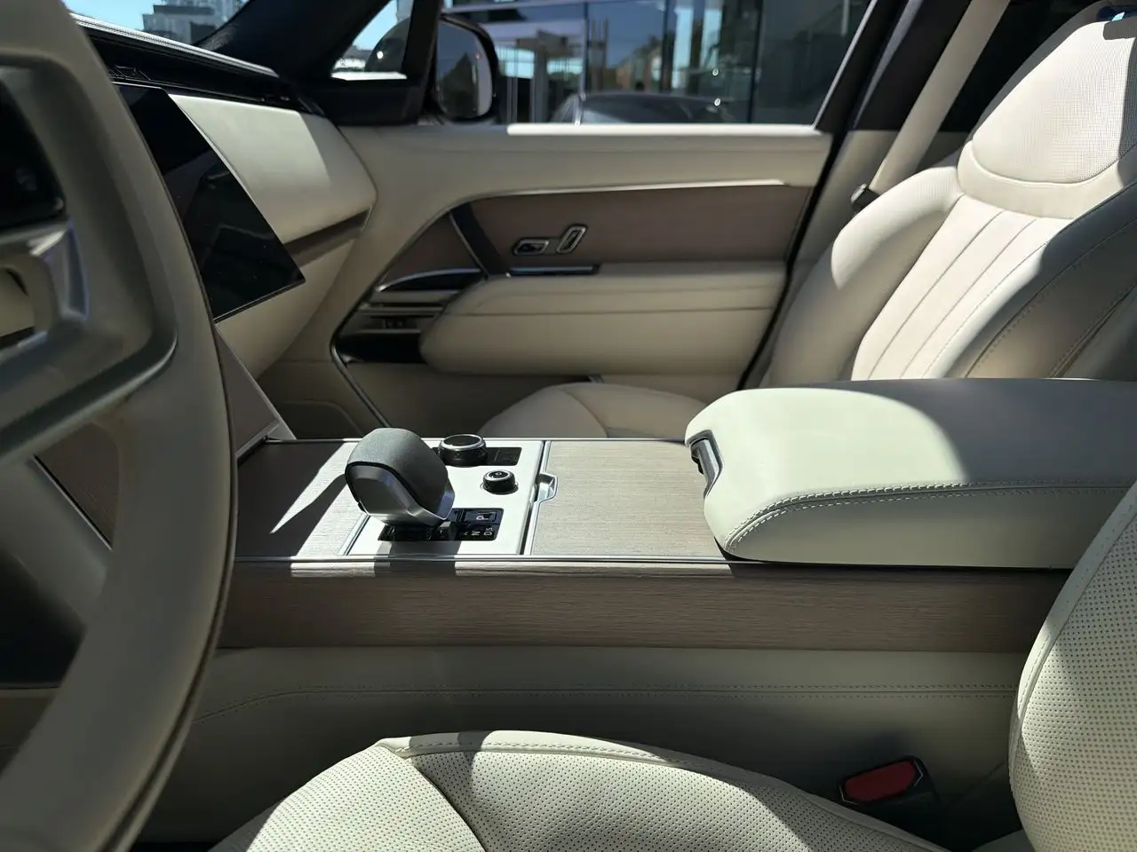 Land Rover Range Rover - Image 18