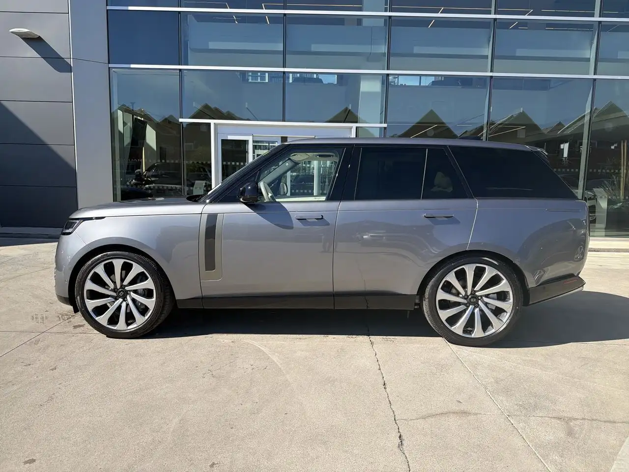 Land Rover Range Rover - Image 5