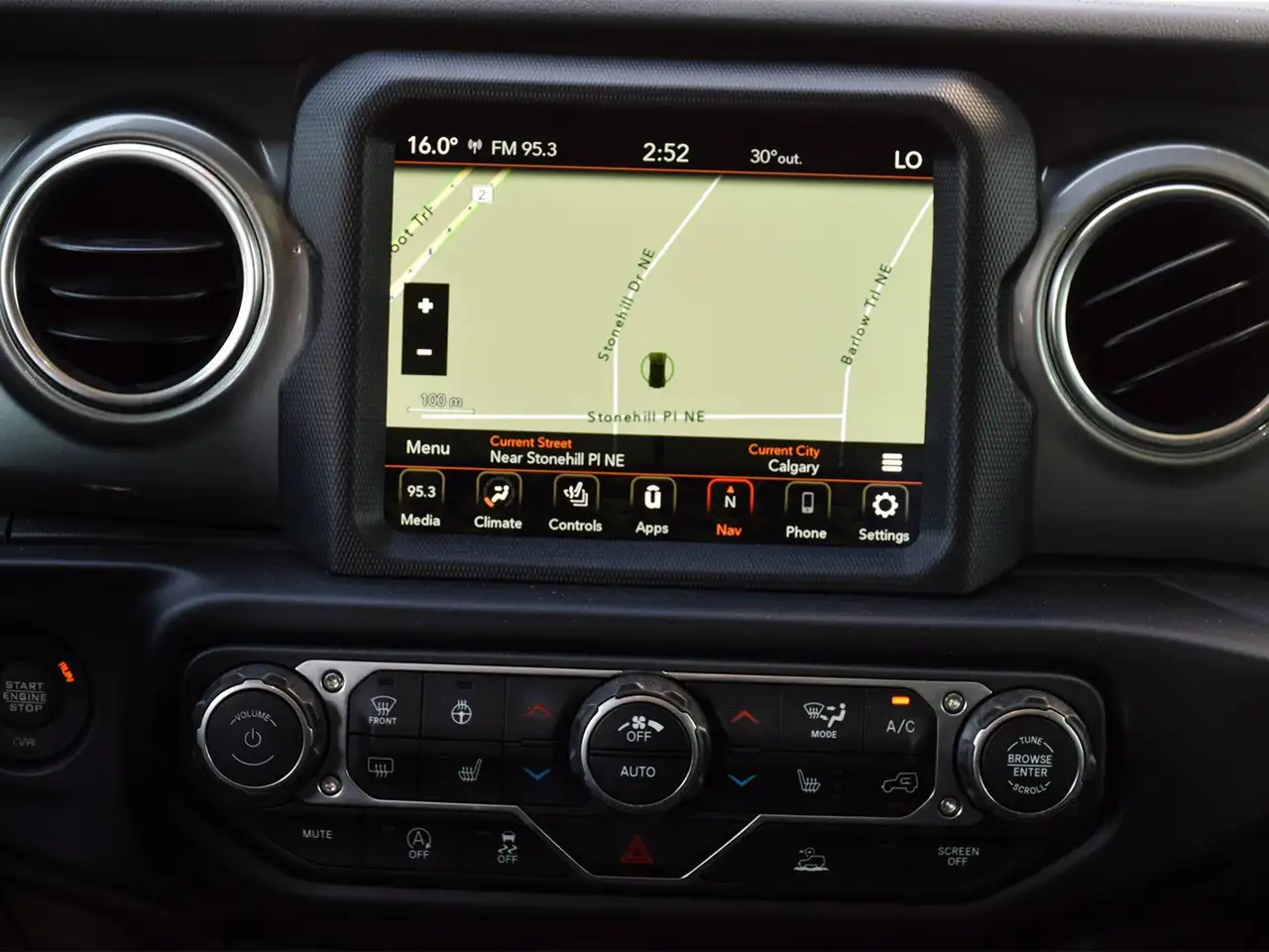 Jeep Wrangler - Image 18