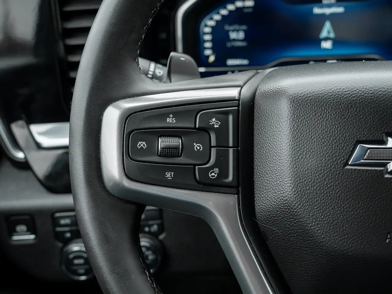 Chevrolet Silverado 1500 - Image 11
