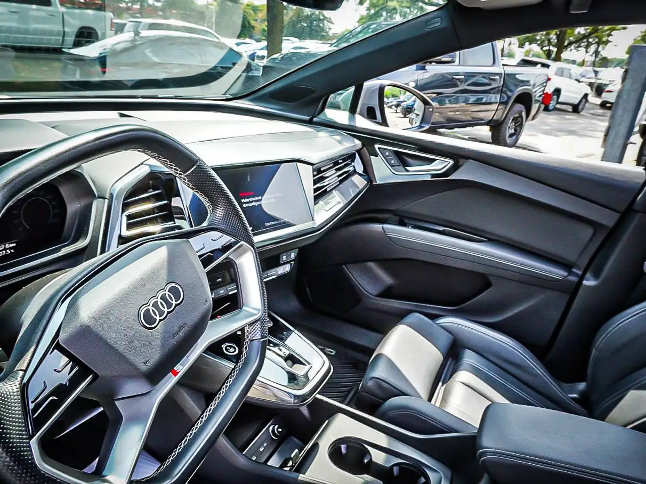 Audi Q4 e-tron - Image 16