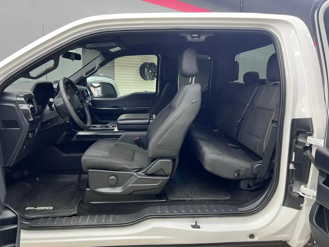 Ford F-150 - Image 8