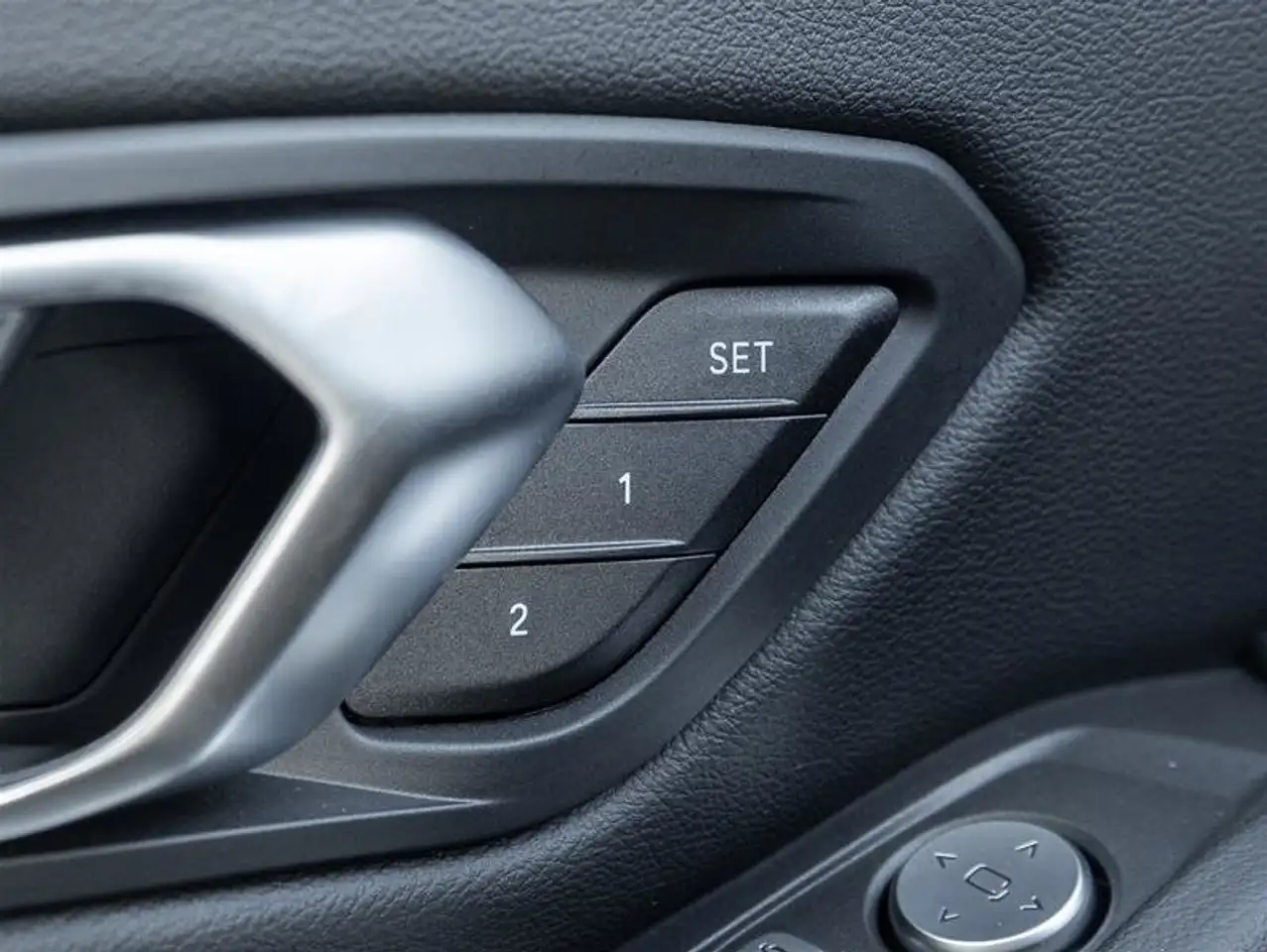 BMW 3 Series - Image 17