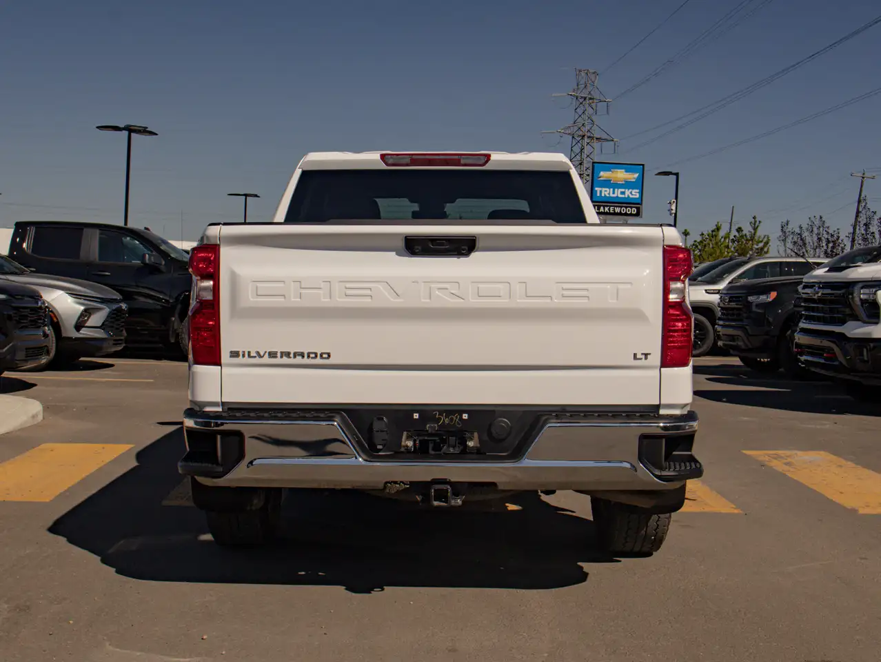 Chevrolet Silverado 1500 - Image 9