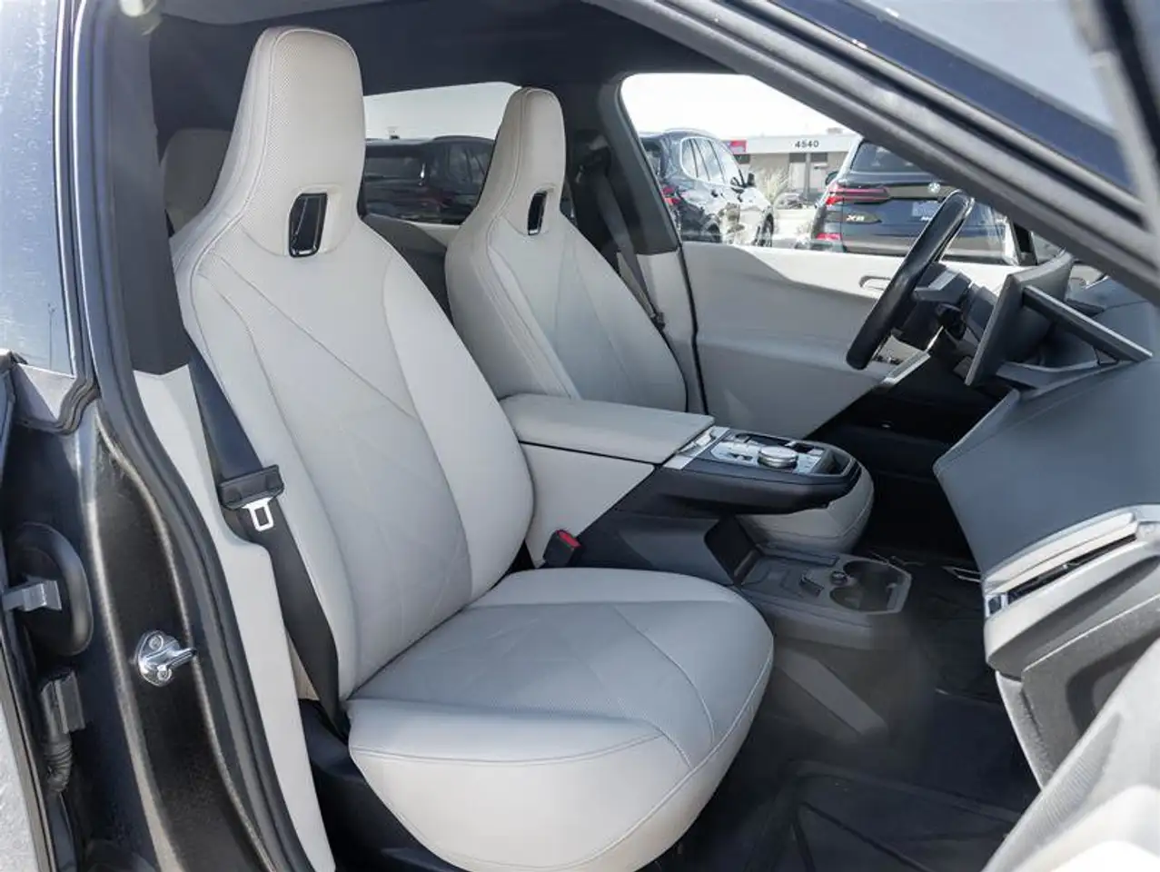BMW iX - Image 26