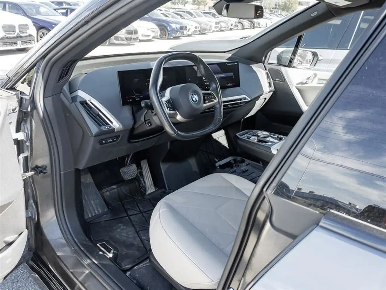 BMW iX - Image 8
