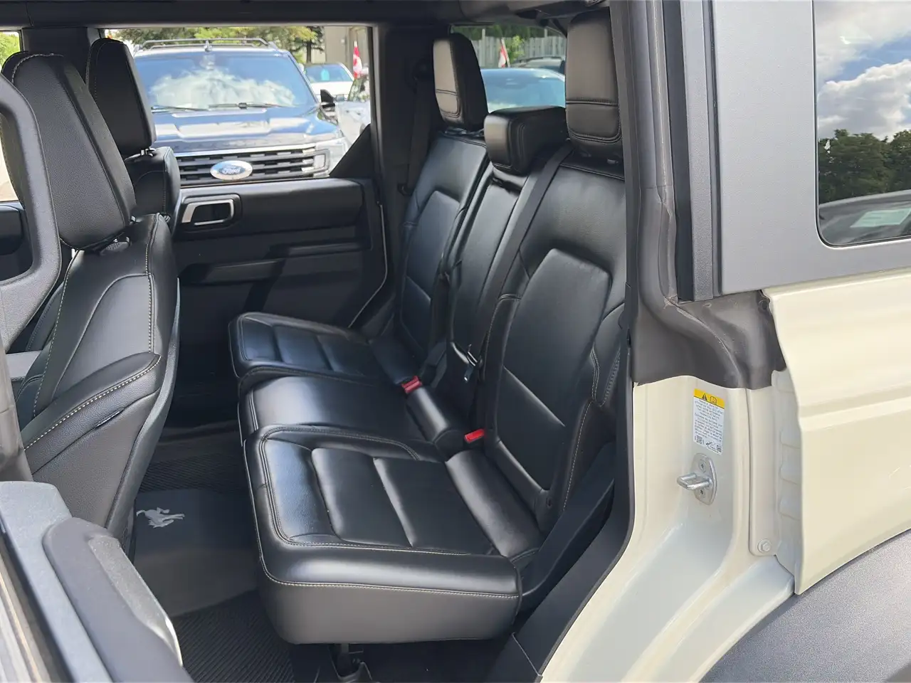 Ford Bronco - Image 10