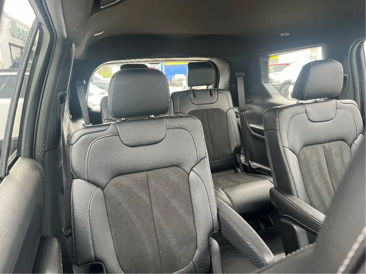 Jeep Grand Cherokee - Image 26