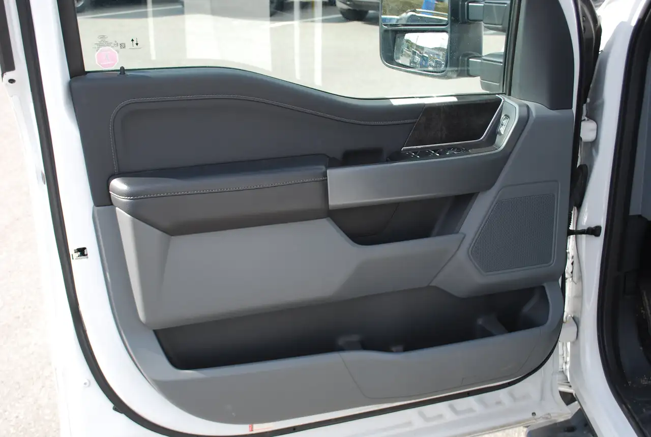 Ford F-150 - Image 12