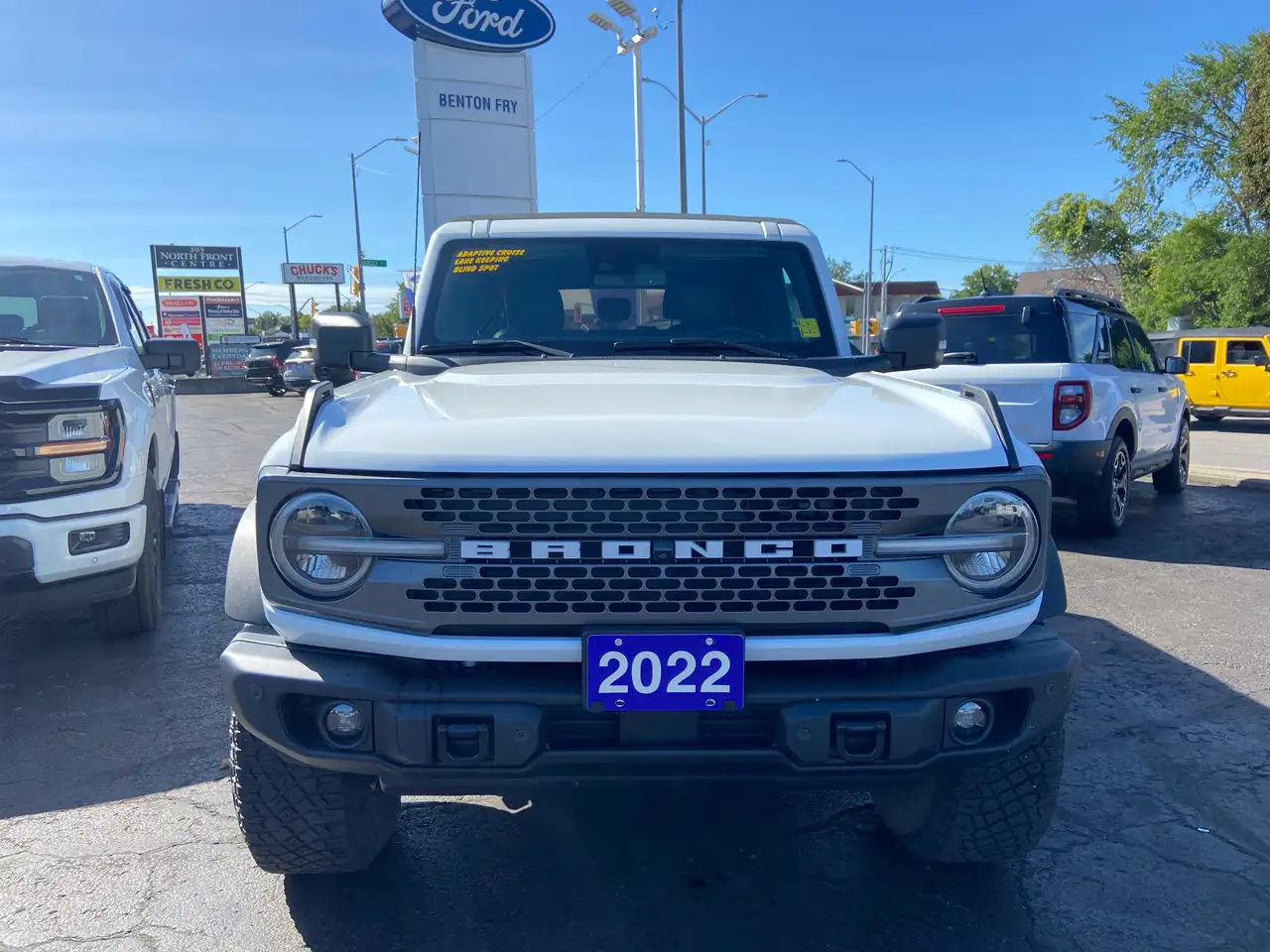 Ford Bronco - Image 8