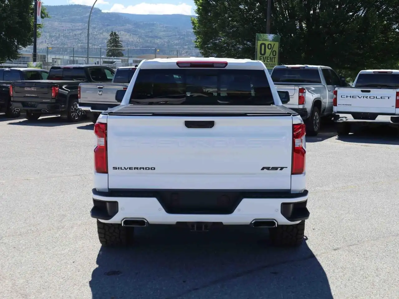 Chevrolet Silverado 1500 - Image 6