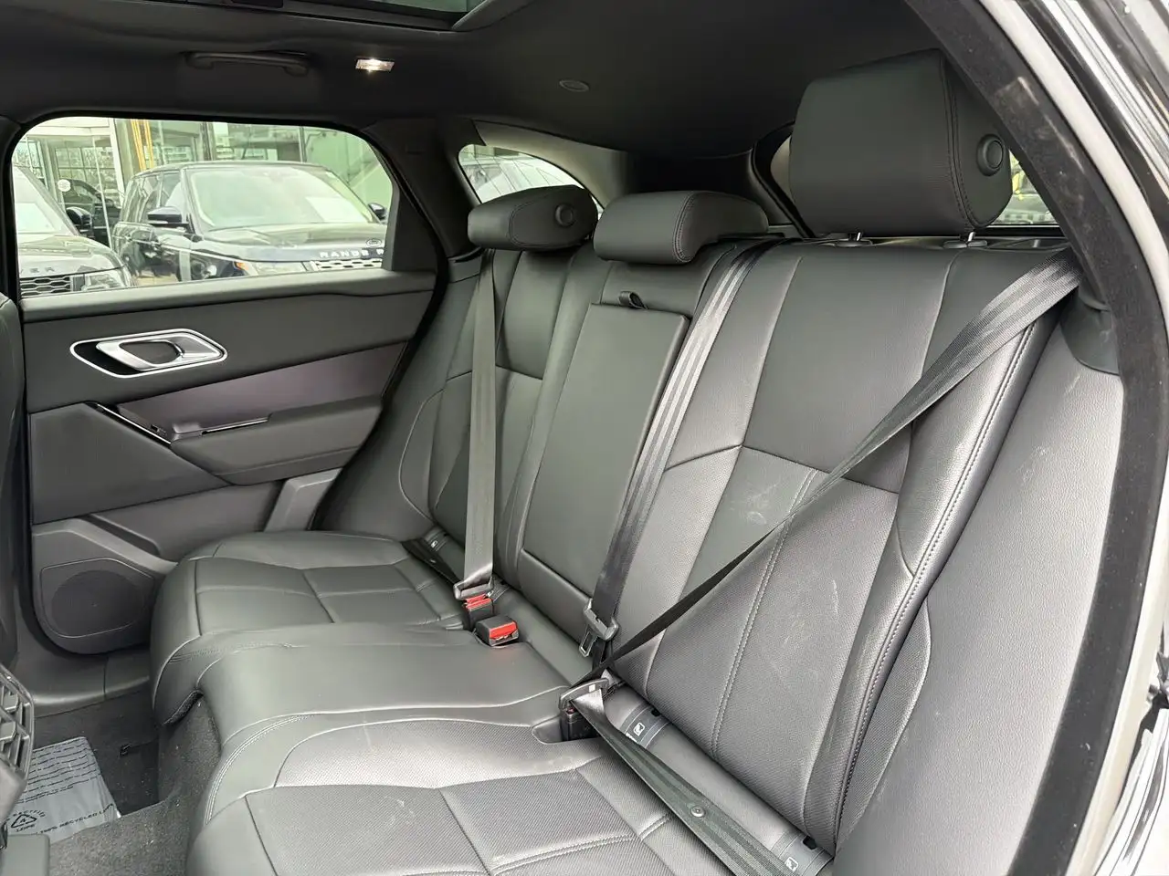 Land Rover Range Rover Velar - Image 20