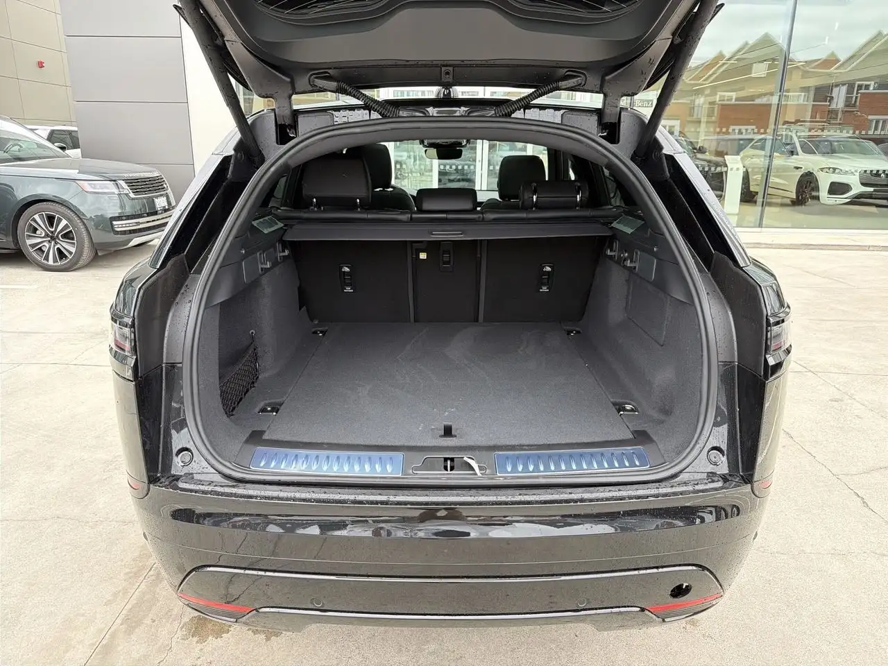 Land Rover Range Rover Velar - Image 21