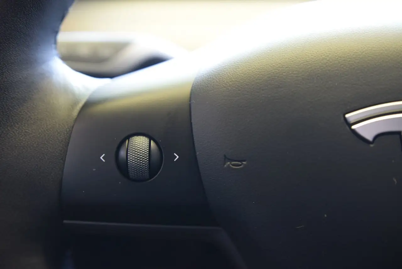 Tesla Model Y - Image 20