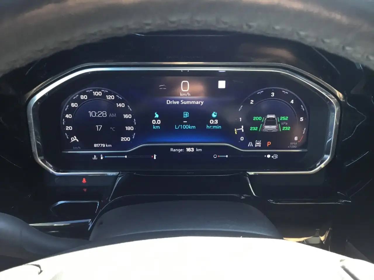 Chevrolet Silverado 1500 - Image 10