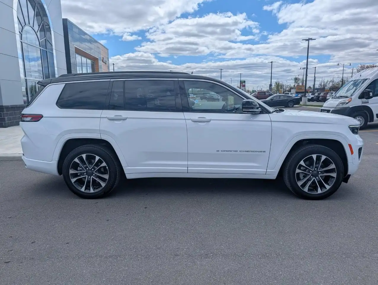 Jeep Grand Cherokee - Image 2