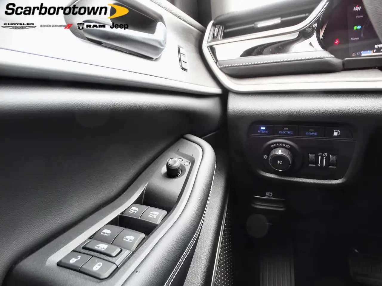 Jeep Grand Cherokee - Image 22