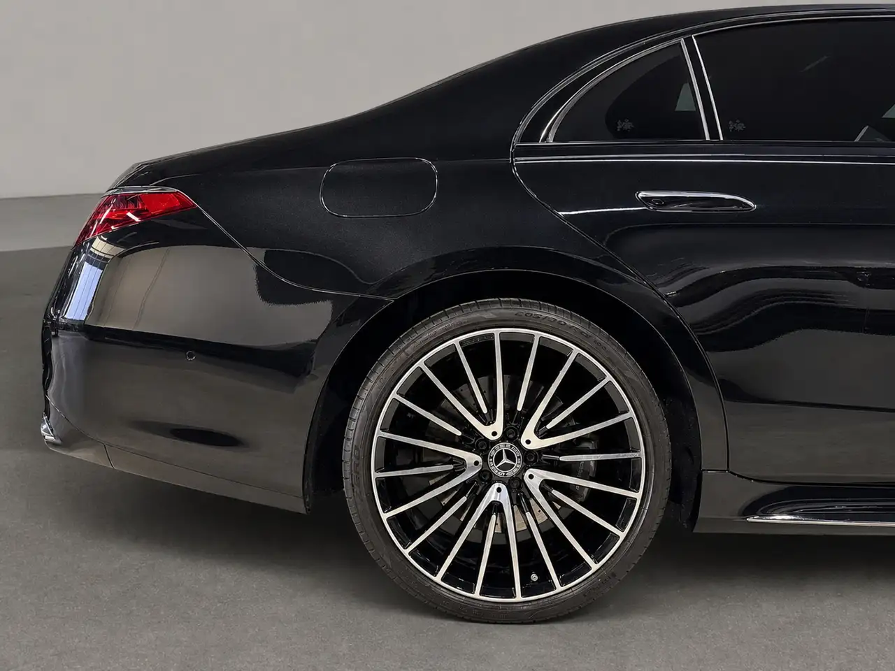 Mercedes-Benz S-Class - Image 6