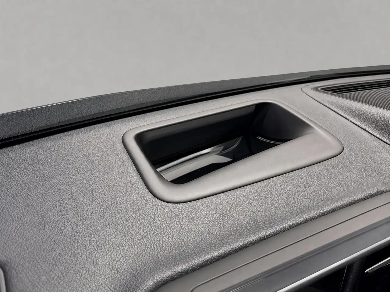 Mercedes-Benz S-Class - Image 27