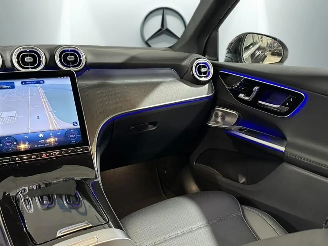 Mercedes-Benz GLC - Image 27