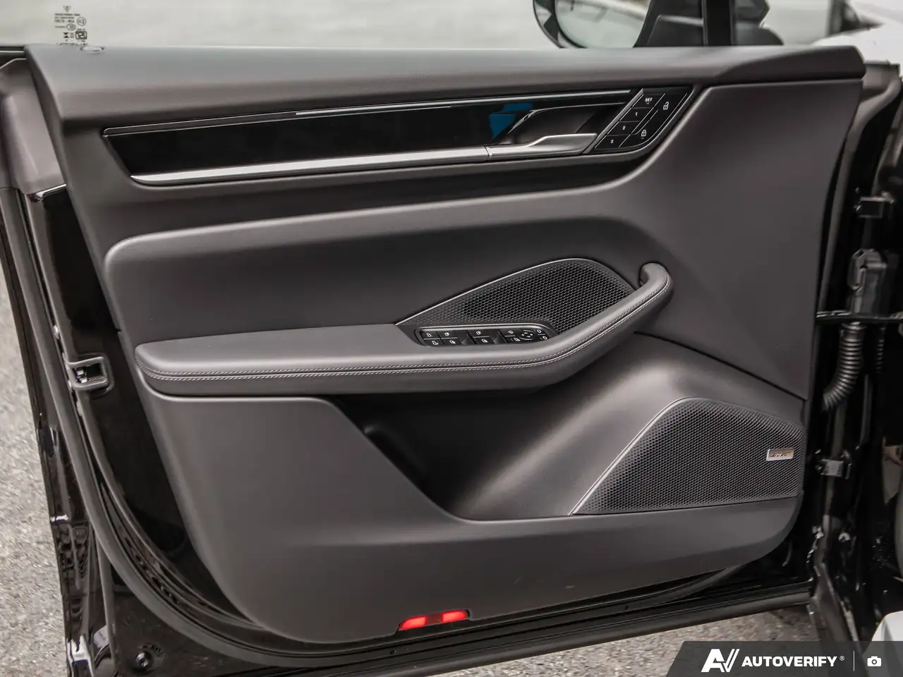Porsche Macan - Image 33