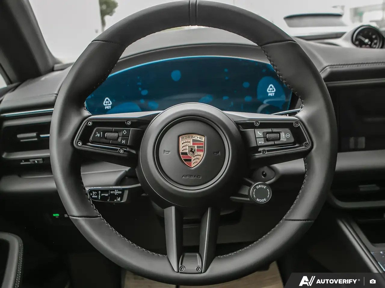 Porsche Macan - Image 14