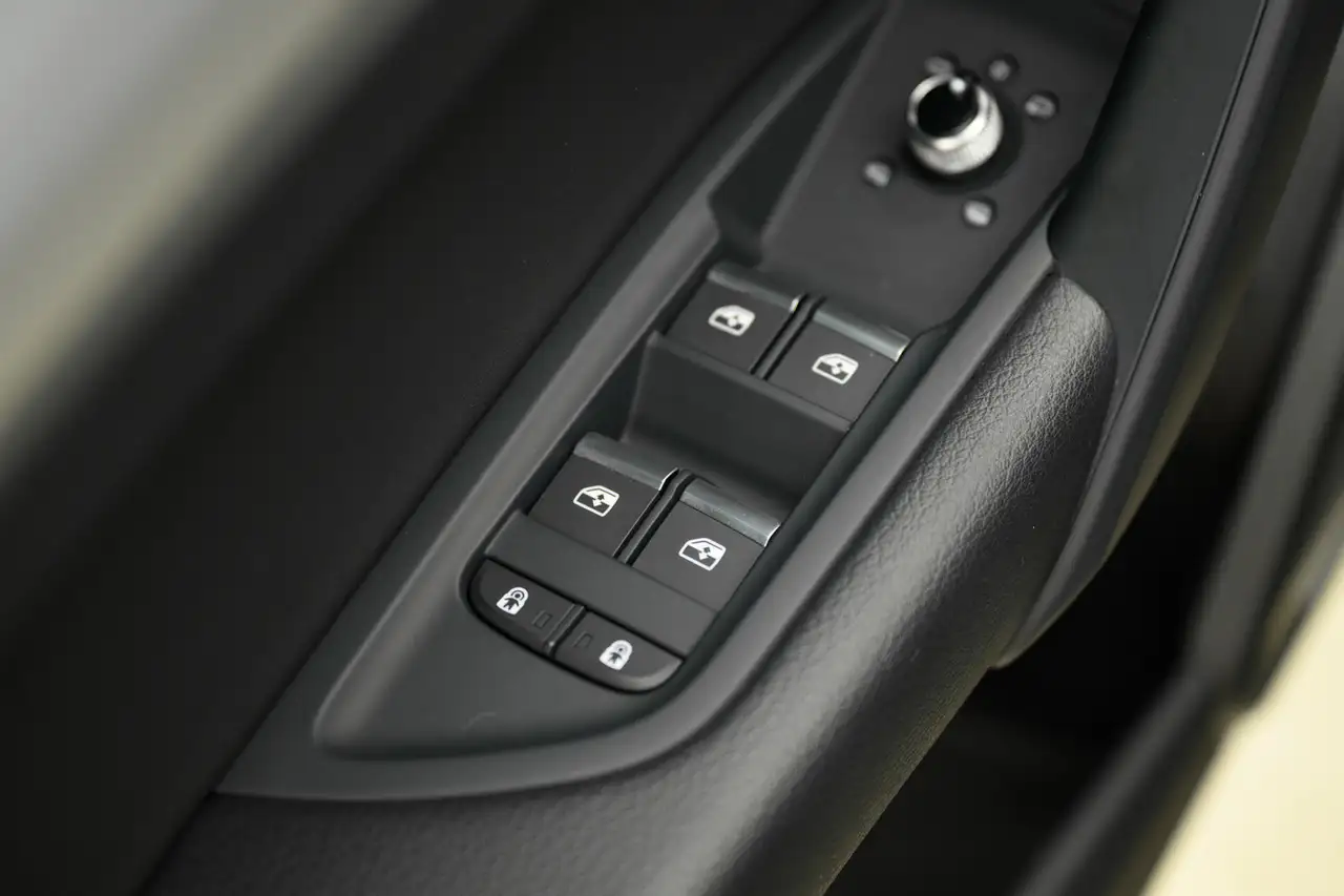 Audi Q5 - Image 12
