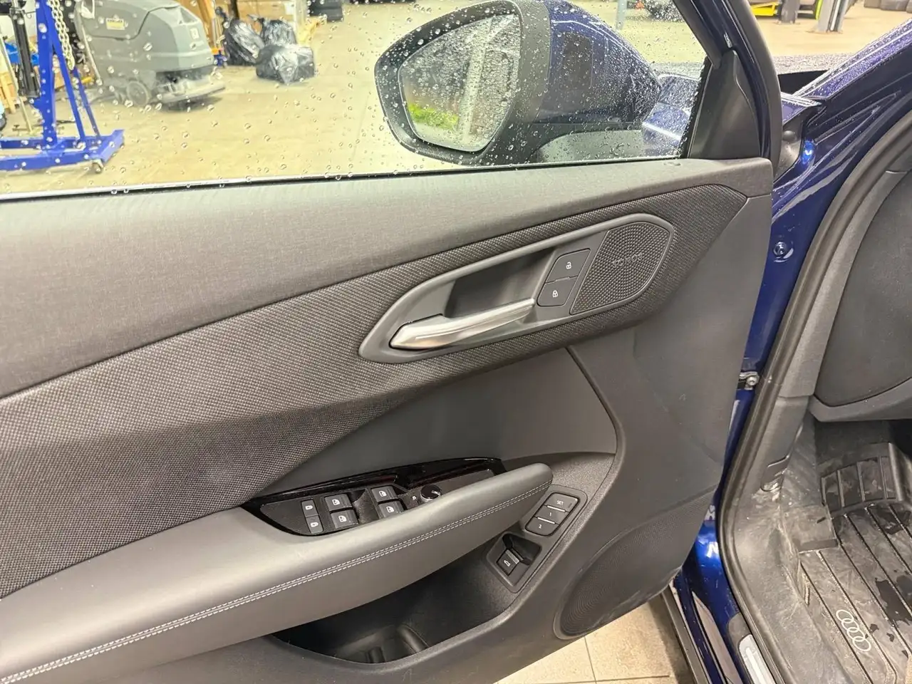 Audi Q3 - Image 11