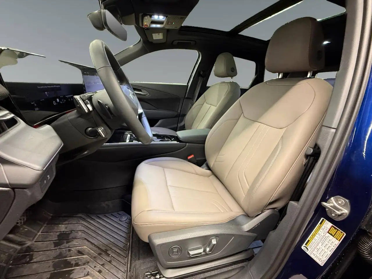 Audi Q3 - Image 10