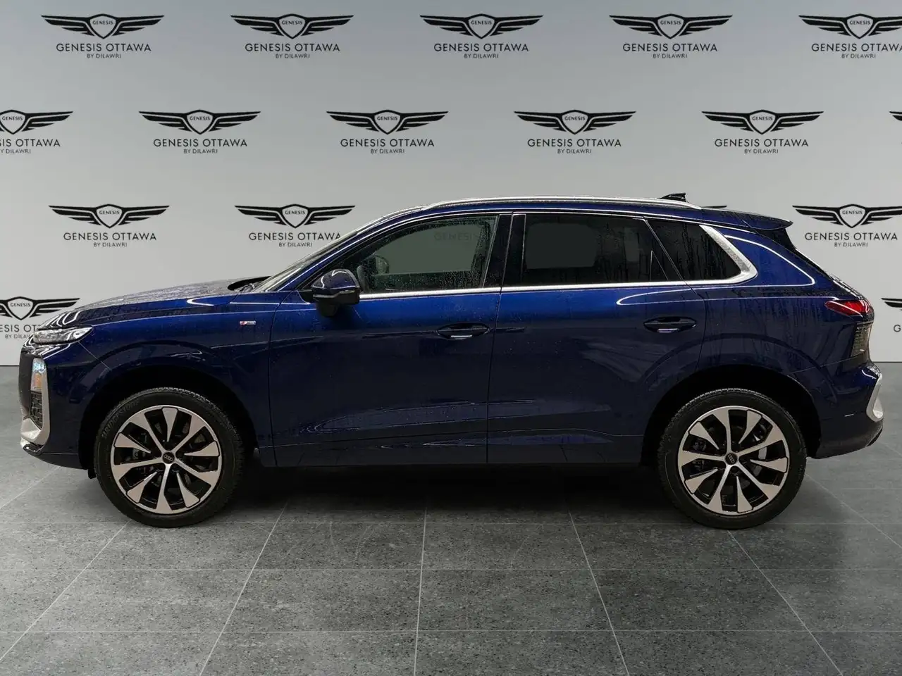 Audi Q3 - Image 2