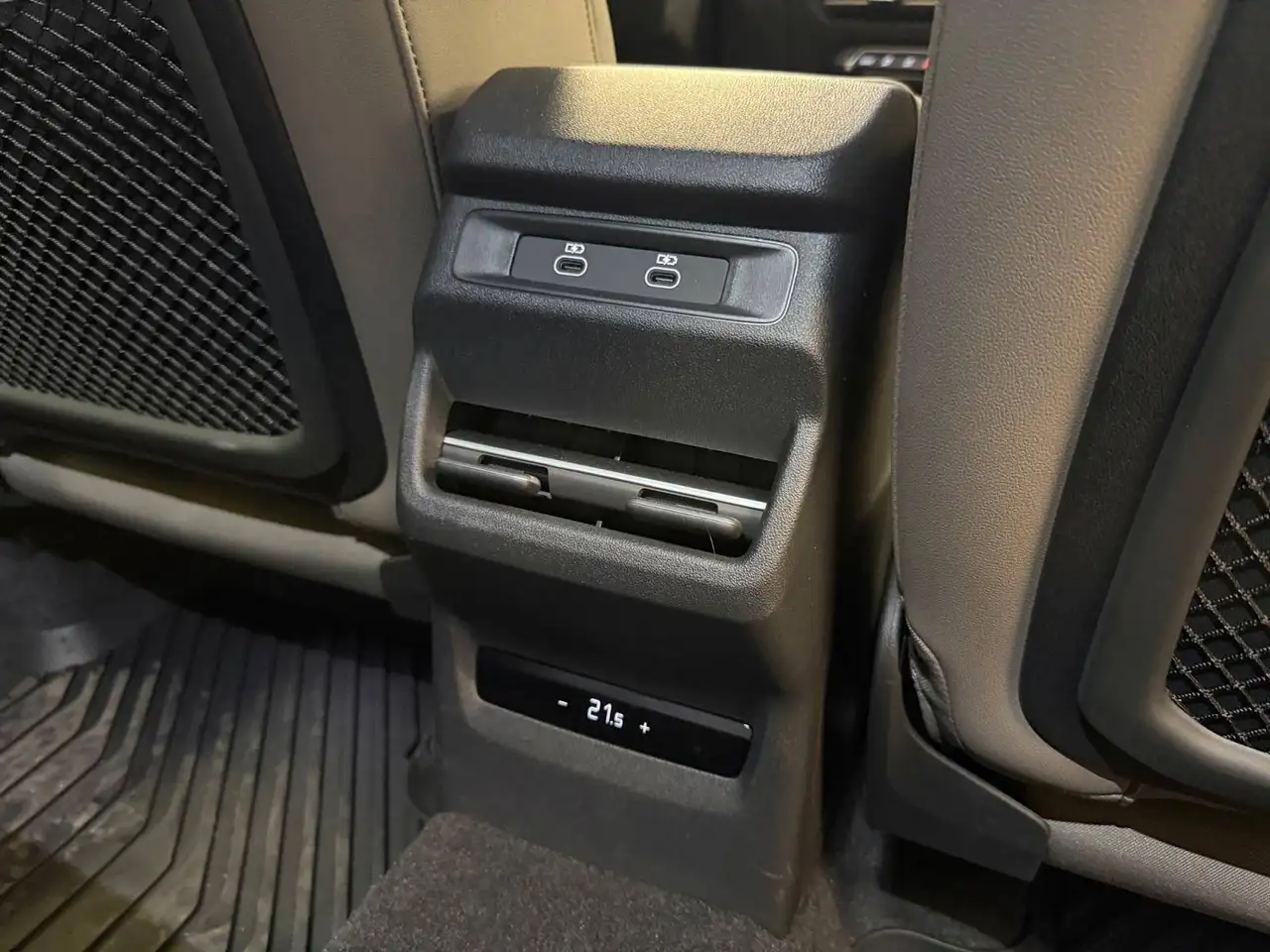 Audi Q3 - Image 21