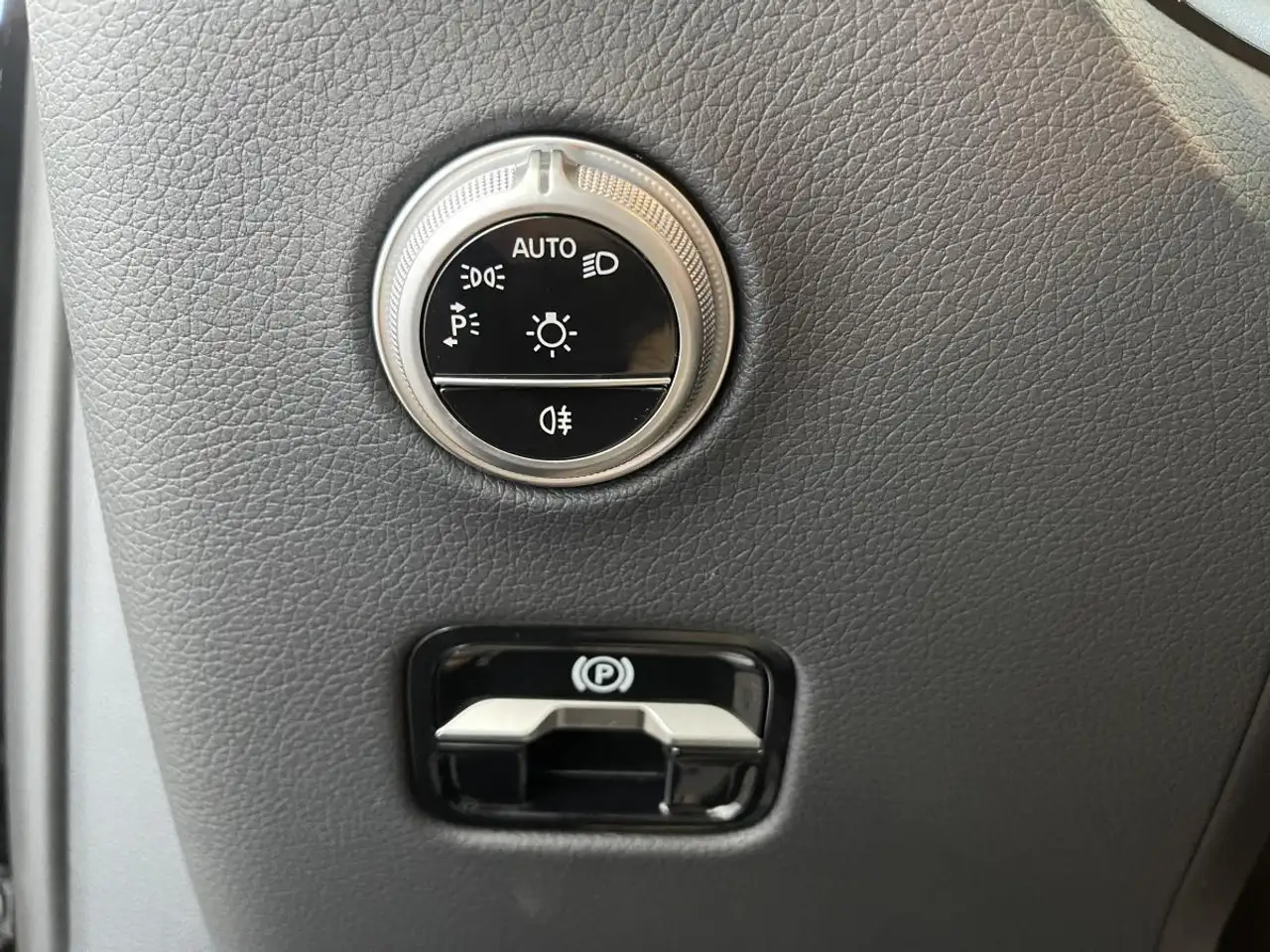Mercedes-Benz GLC - Image 13