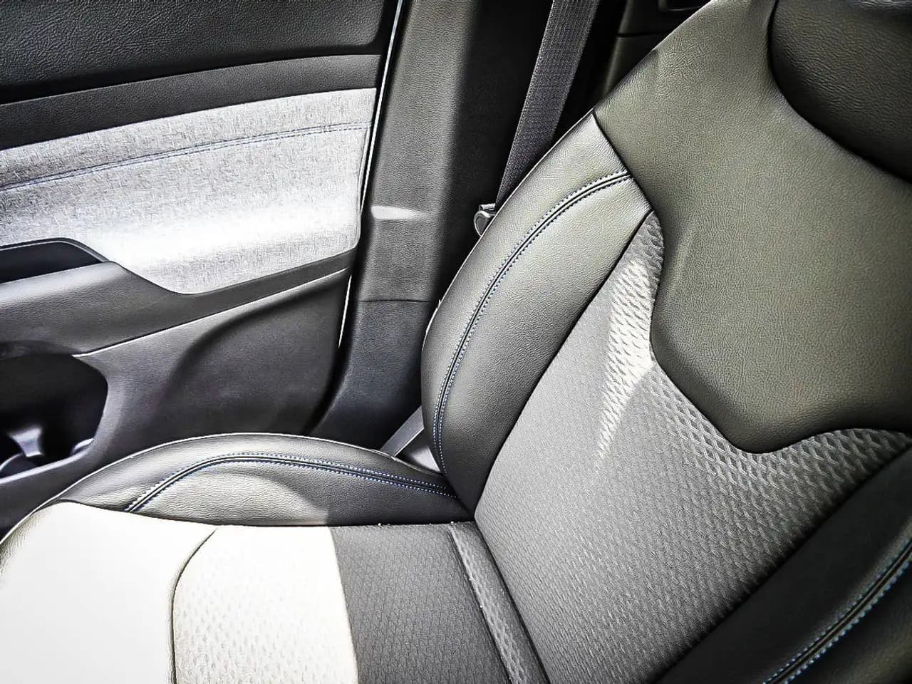 Jeep Compass - Image 29