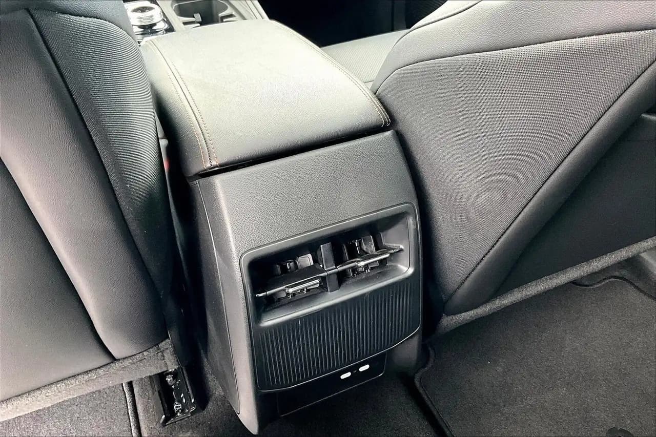 Jeep Cherokee - Image 24