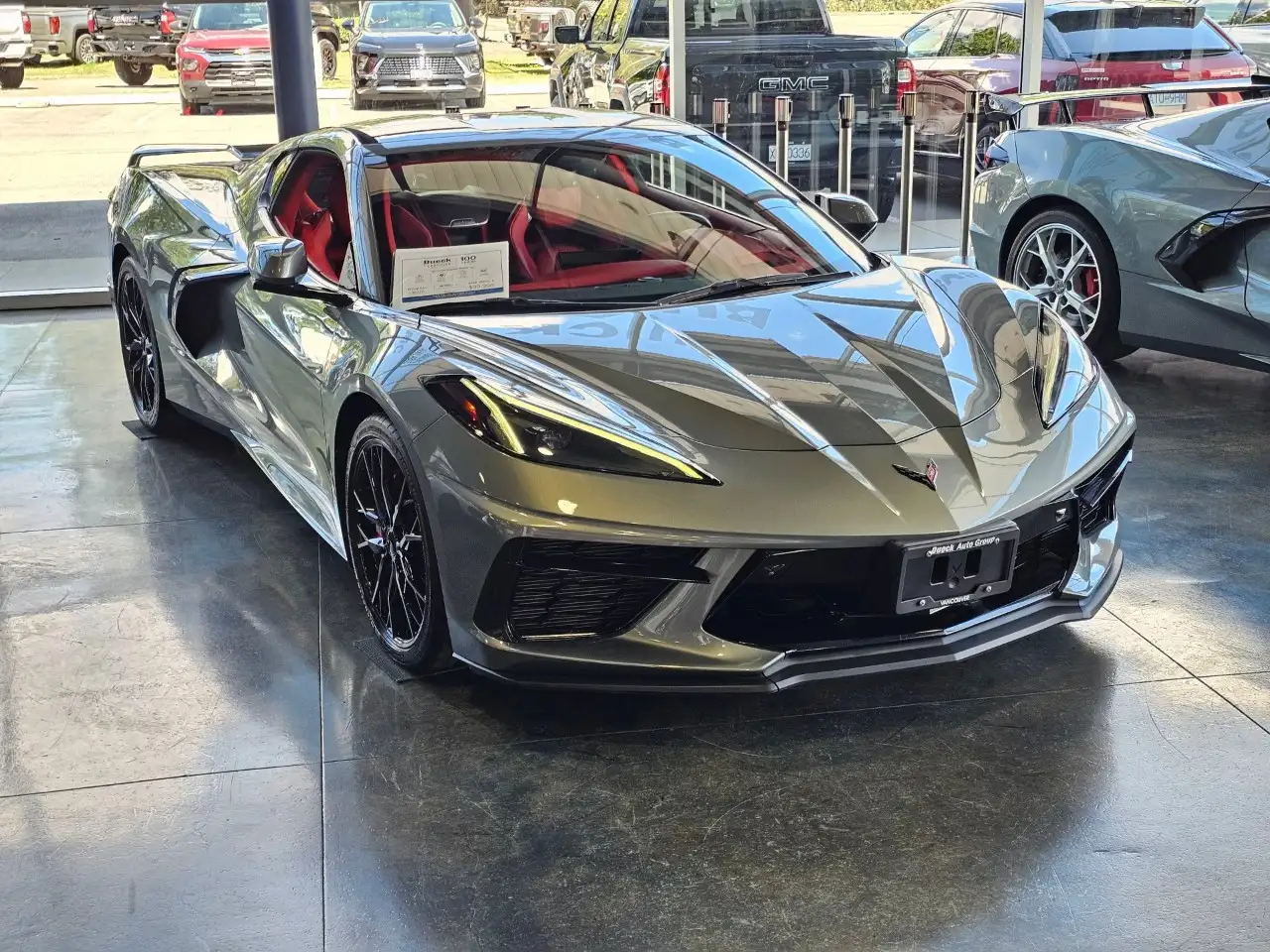 Chevrolet Corvette - Image 13