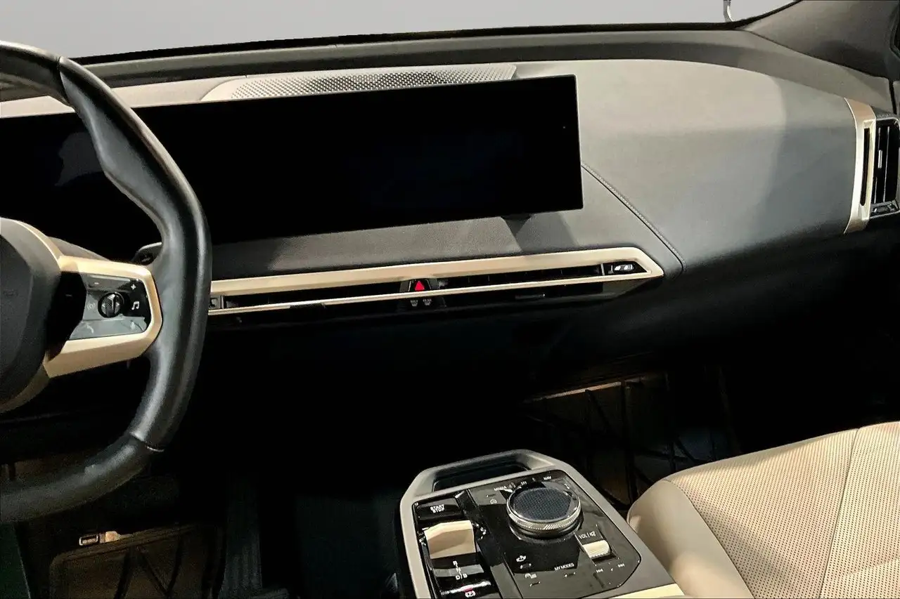 BMW iX - Image 9