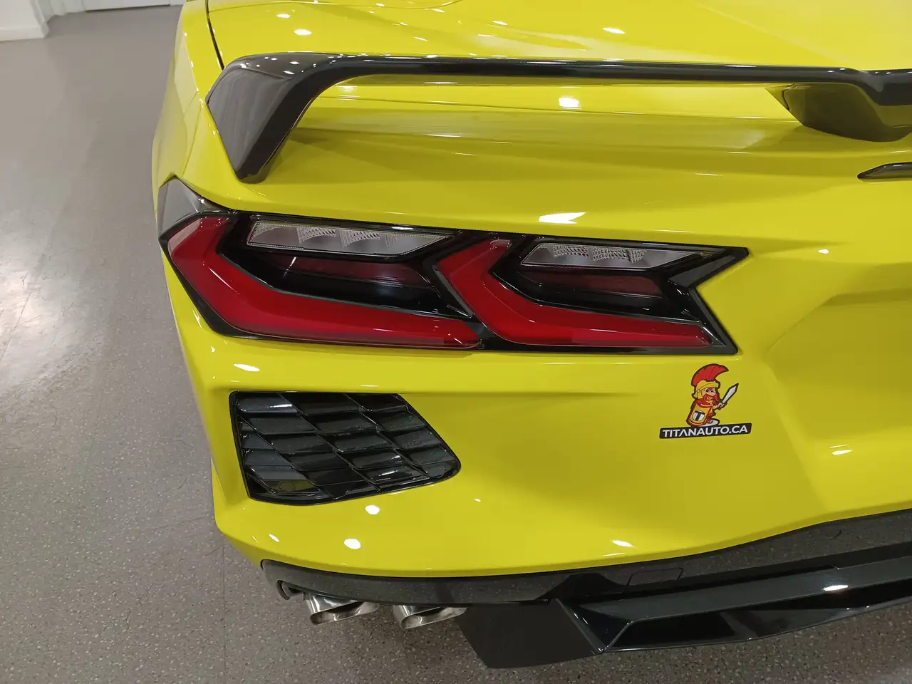 Chevrolet Corvette - Image 21