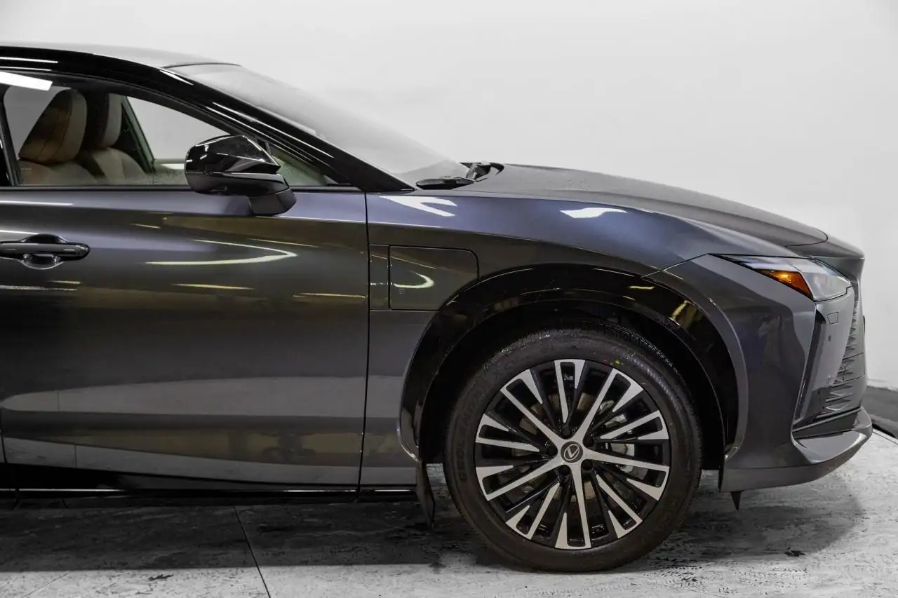 Lexus RZ - Image 11