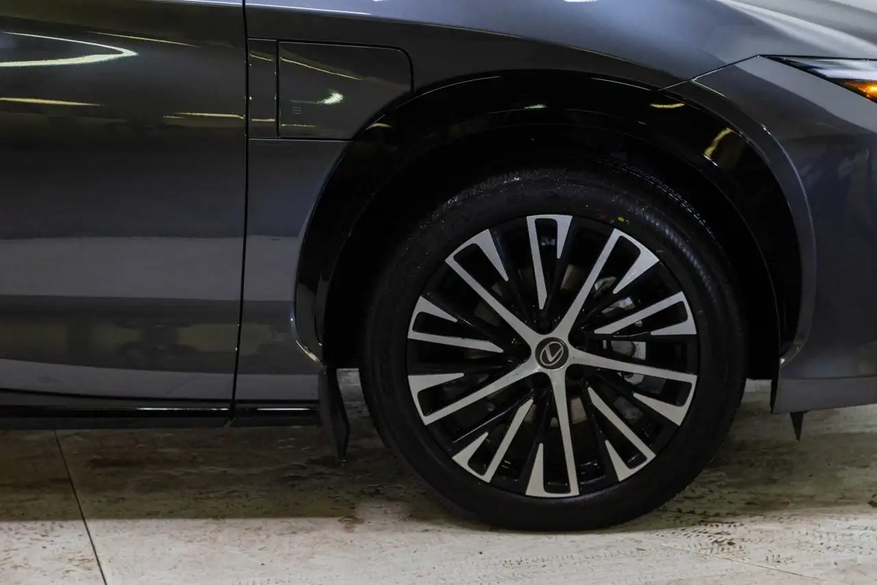 Lexus RZ - Image 12