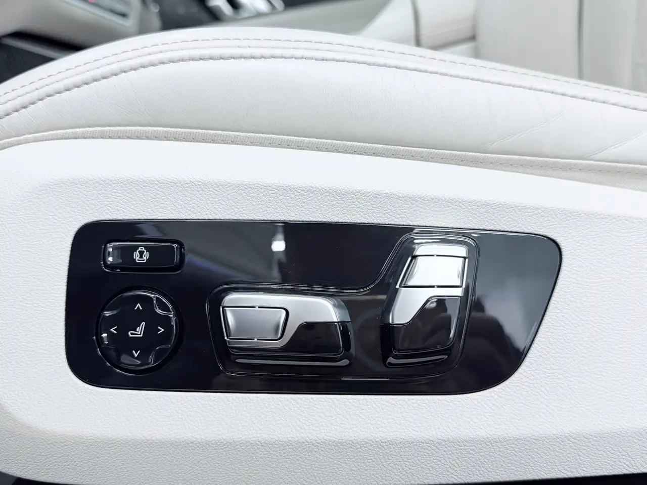 BMW X7 - Image 19