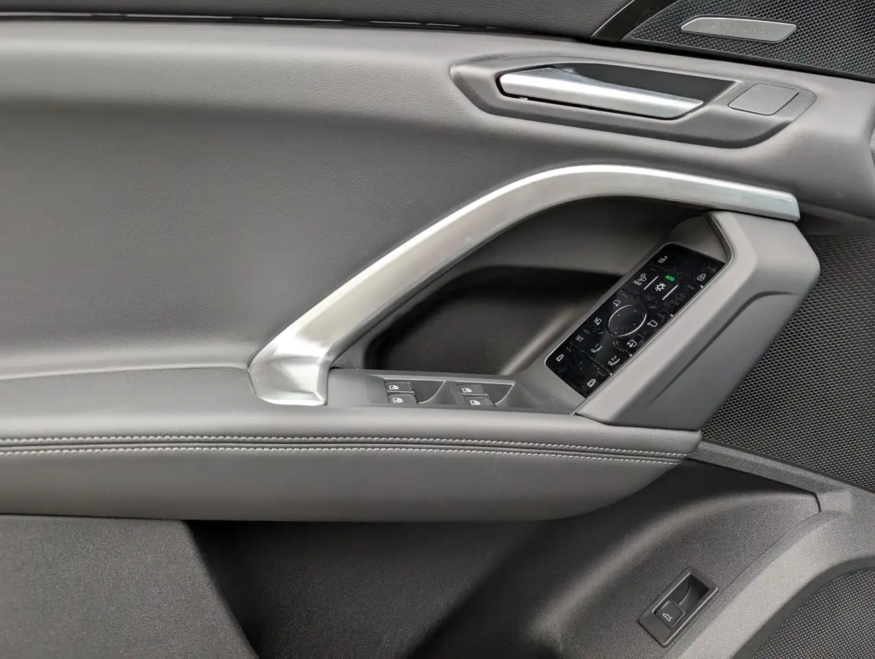 Audi Q5 - Image 8