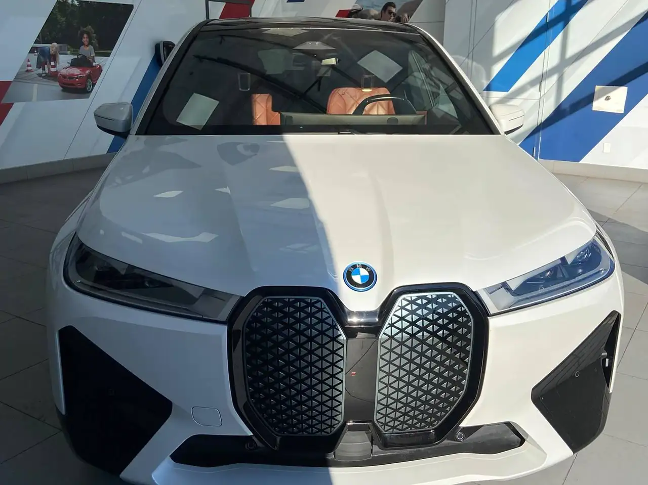 BMW iX - Image 3