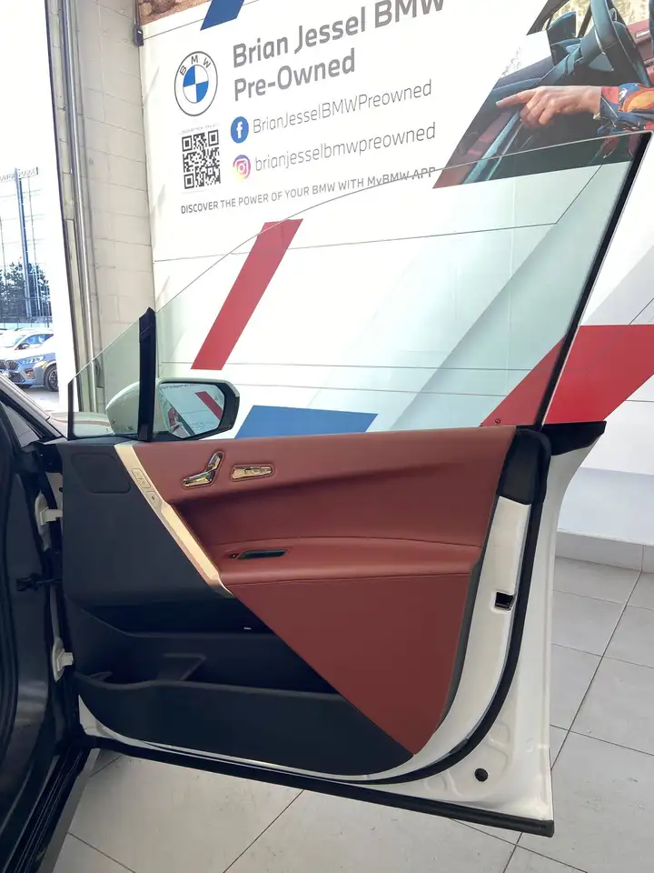 BMW iX - Image 8