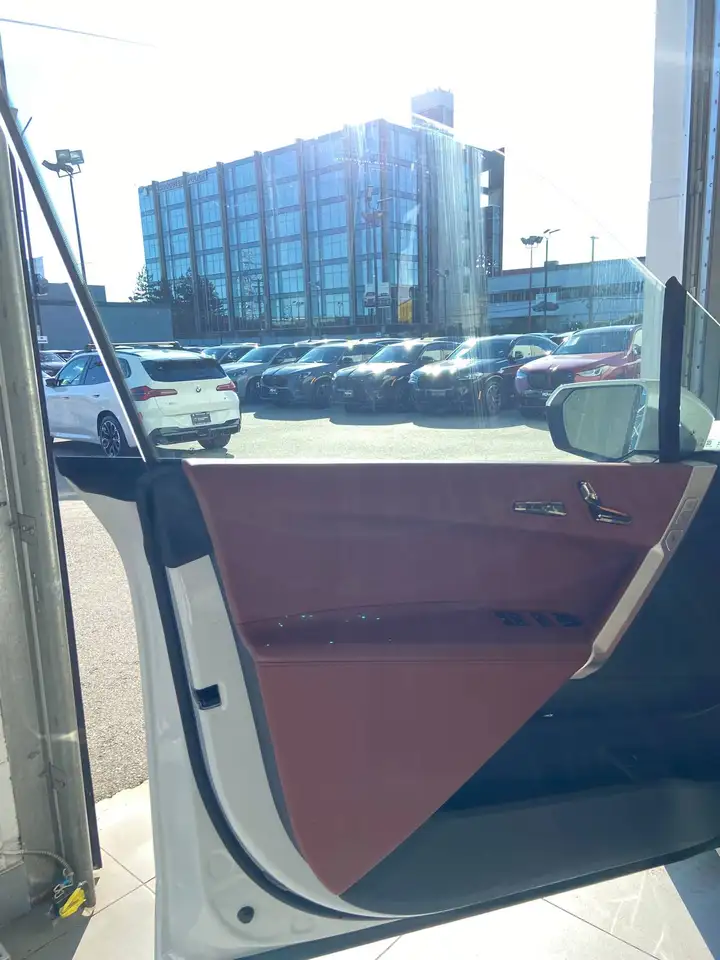 BMW iX - Image 18