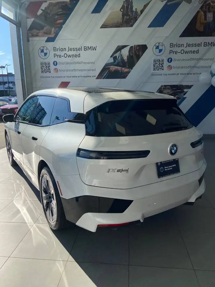 BMW iX - Image 9