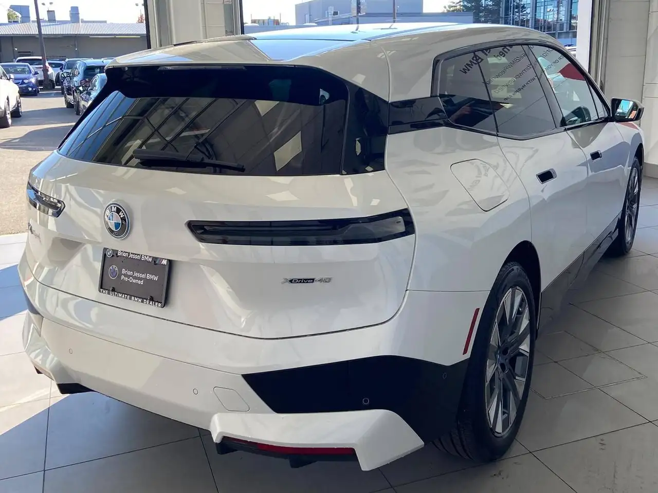 BMW iX - Image 4