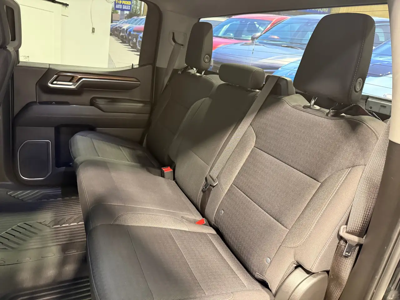 Chevrolet Silverado 1500 - Image 26