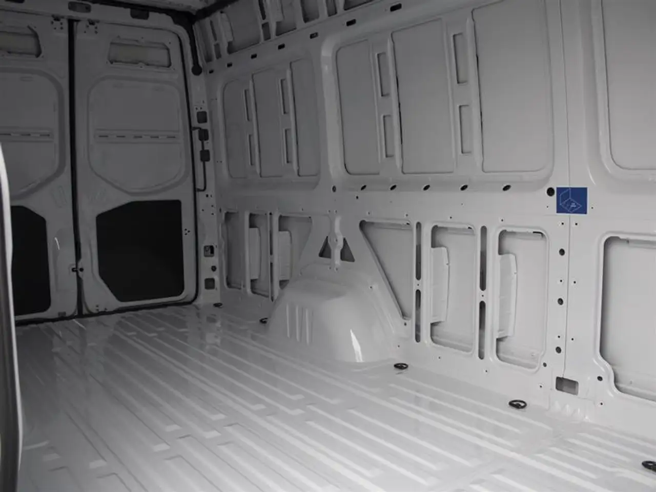 Mercedes-Benz Sprinter - Image 8